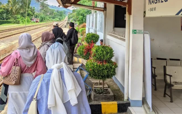 10 Stasiun Kereta Api Tertinggi di Indonesia yang Masih Aktif