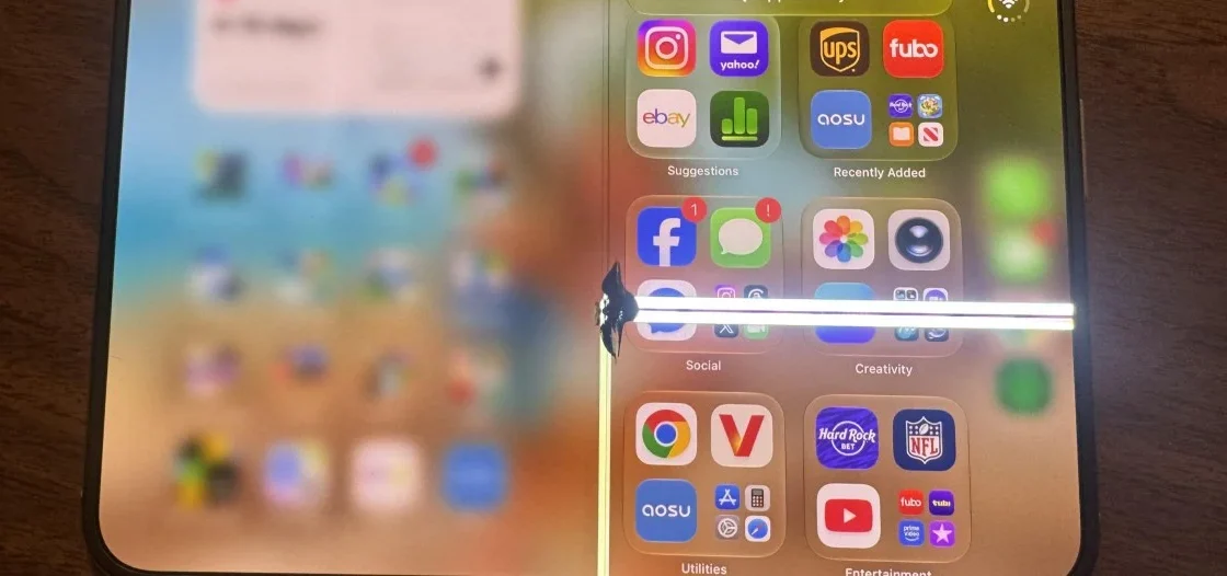Masalah Layar iPhone Duo: Kerusakan Engsel Dikeluhkan