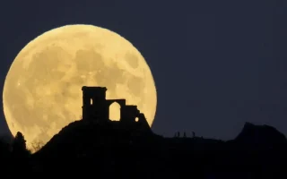 Asal-Usul Nama Hunter Moon yang Hiasi Langit Indonesia