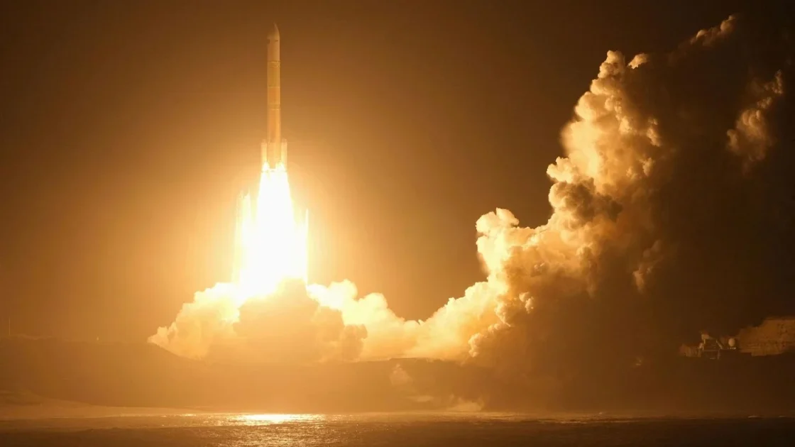 Jepang Luncurkan Misi Ambil Sampel Bulan Mars
