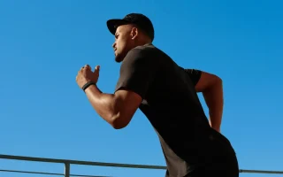 Fitbit Air vs Whoop: Mana Pelacak Kebugaran Terbaik?