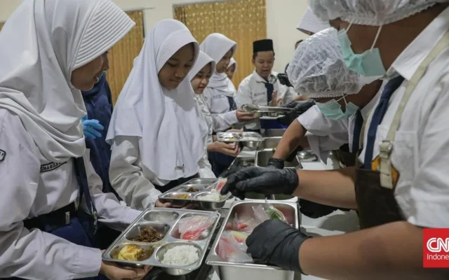 Uji Coba MBG Prasmanan di Mataram, Ini Hasilnya